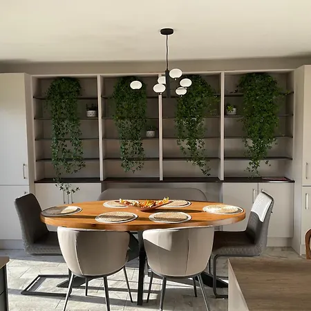 Luxury House * ويستبورت